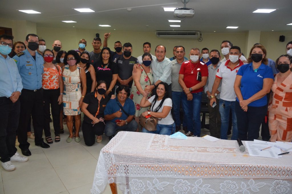 Prefeitura de Rio Branco define para concessionários do Aquiri Shopping preços mais justos no aluguel de lojas 4 REUNIAO AQUIRI SHOPPING 16.03 3