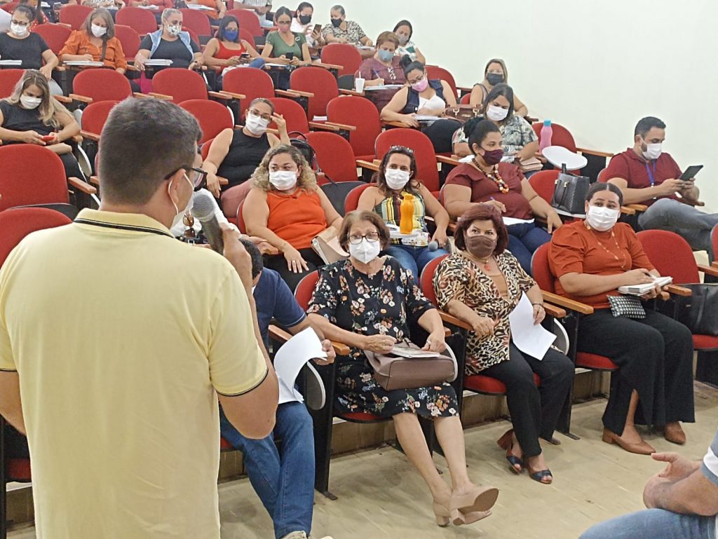 Secretaria Municipal de Educação reúne diretores de escolas para discutir ano letivo 5 REUNIAO EDUCACAO 04.03 4