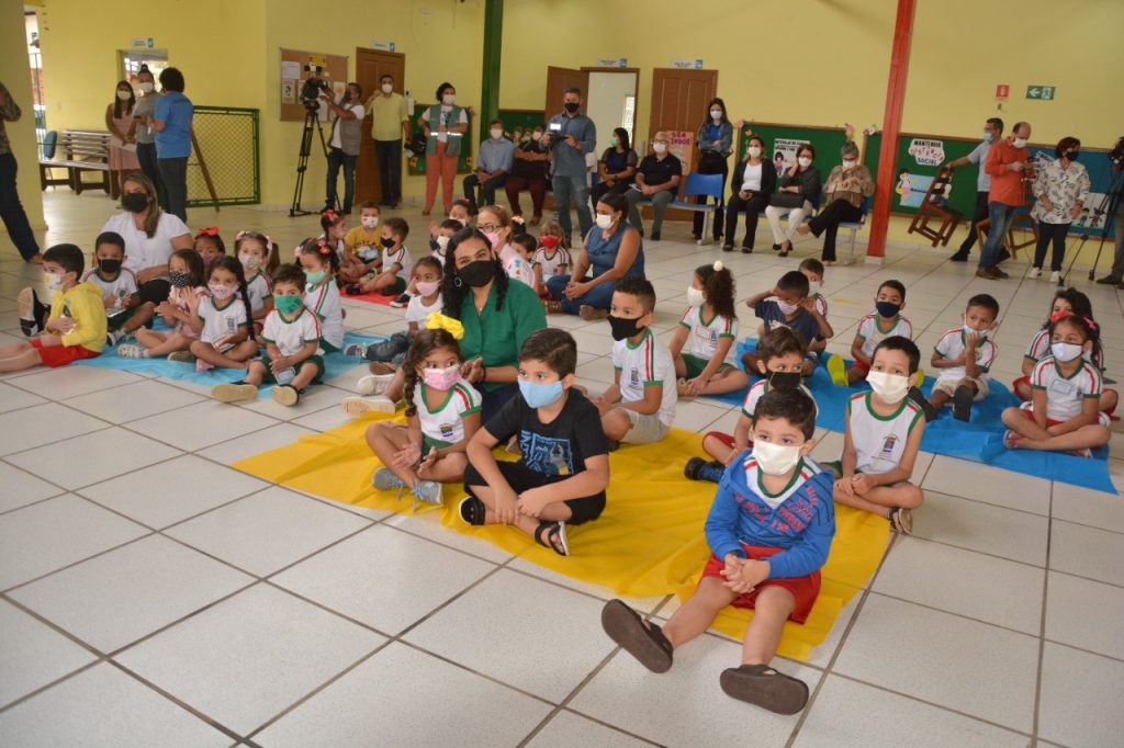 Felicidade e emoção marcam a volta às aulas presenciais da Rede Municipal de Ensino 9 VOLTA AS AULAS 21 3 22 FF 25