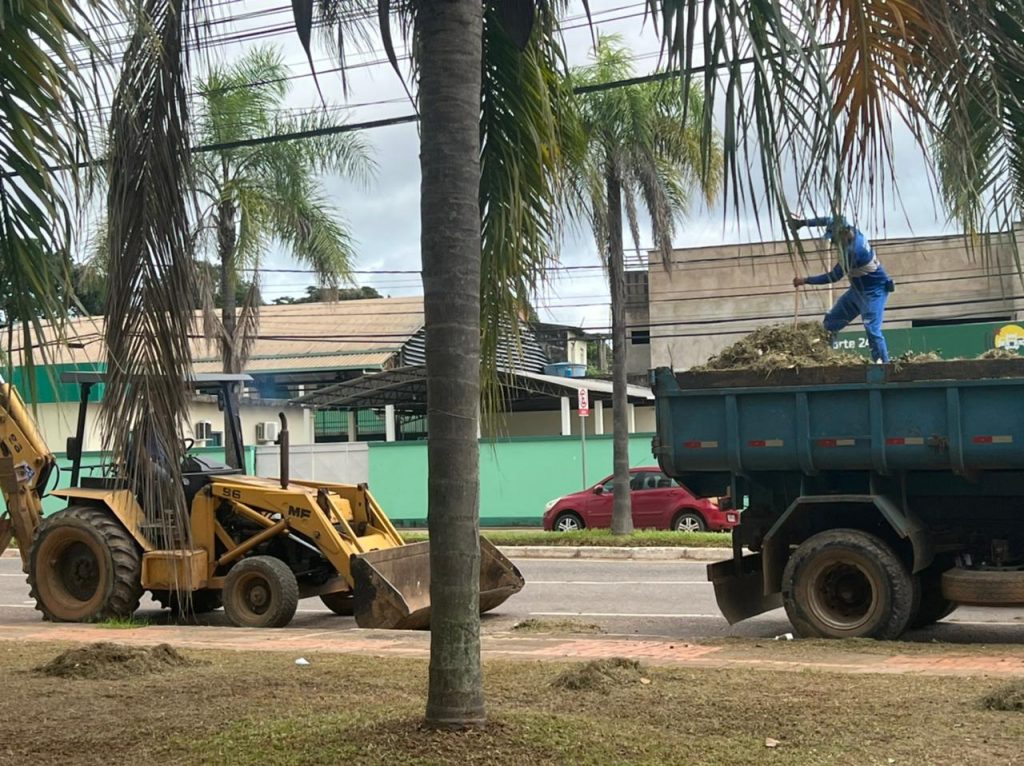 Prefeitura de Rio Branco reforça limpeza geral e manutenção da iluminação pública dos parques e áreas verdes da cidade 14 WhatsApp Image 2022 03 04 at 15.15.03 1