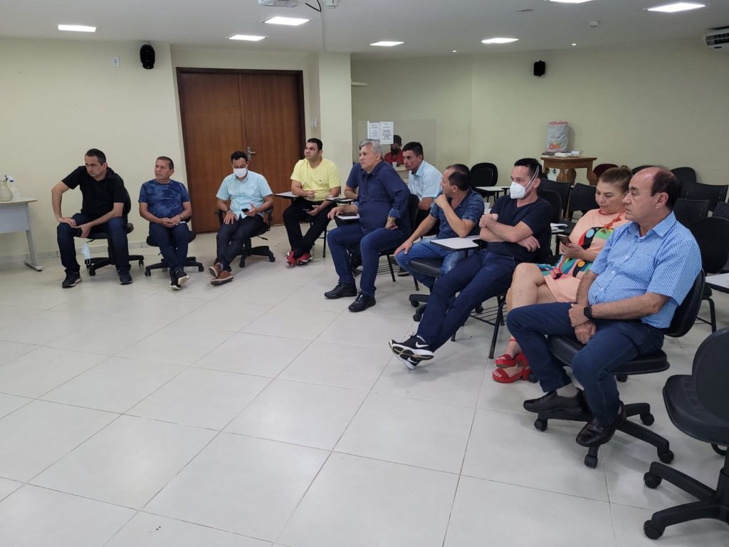 Prefeitura de Rio Branco apresenta e explica aos vereadores da capital proposta de reajuste aos servidores da educação 2 WhatsApp Image 2022 03 20 at 13.15.49 2