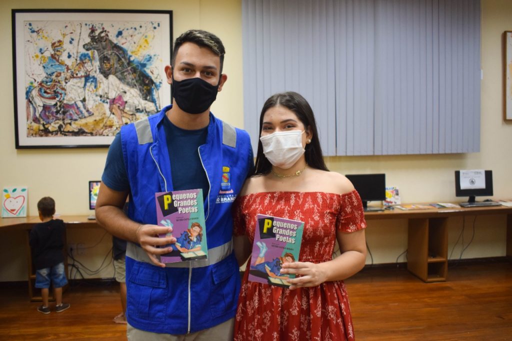 Livro “Pequenos Grandes Poetas” é lançado com financiamento da Prefeitura de Rio Branco 4 WhatsApp Image 2022 03 21 at 17.51.03