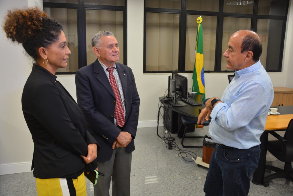 Prefeitura e Tribunal Regional Eleitoral do Acre alinham estratégia para transporte do eleitor rio-branquense 4 DSC 1894