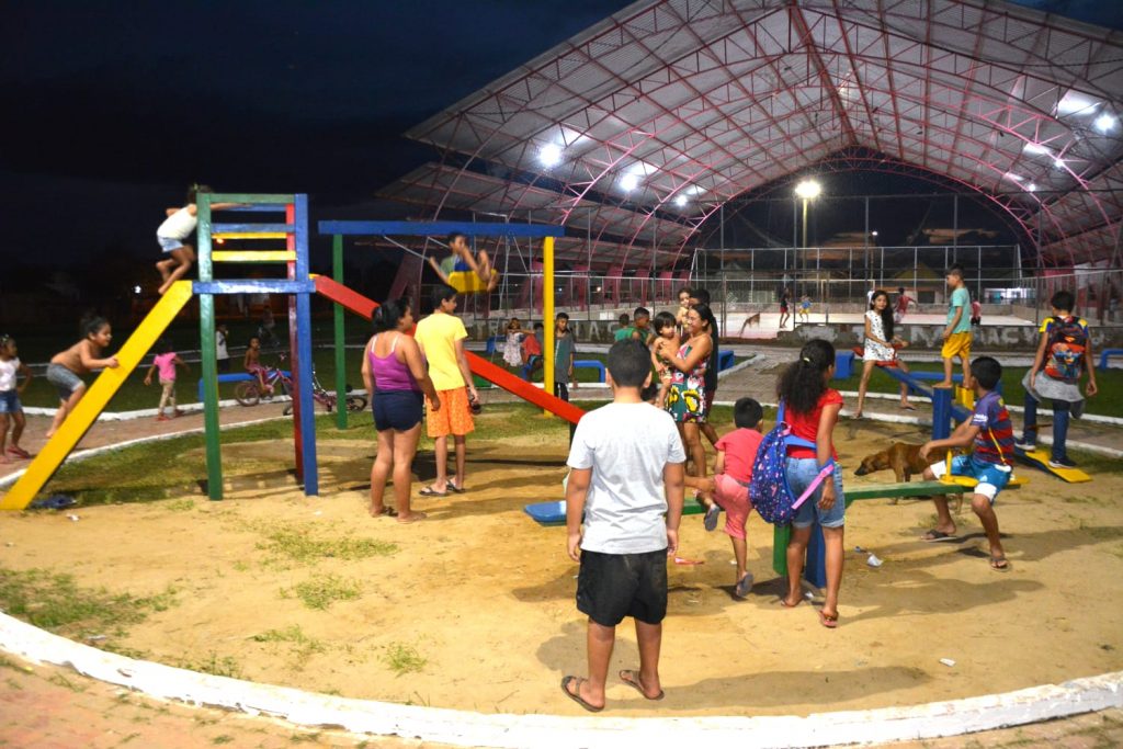 Parquinho comunitário no Conjunto Aroeira é inaugurado pela Prefeitura de Rio Branco 2 INAUGURA PARQUE AROEIRA 29.04.22 E 1