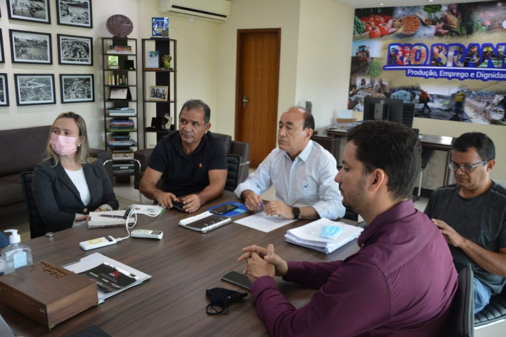 Prefeitura se reúne com grupo de técnicos para buscar melhorias na pavimentação da capital 2 PRODUTO PAVIMENTACAO 12.04 2