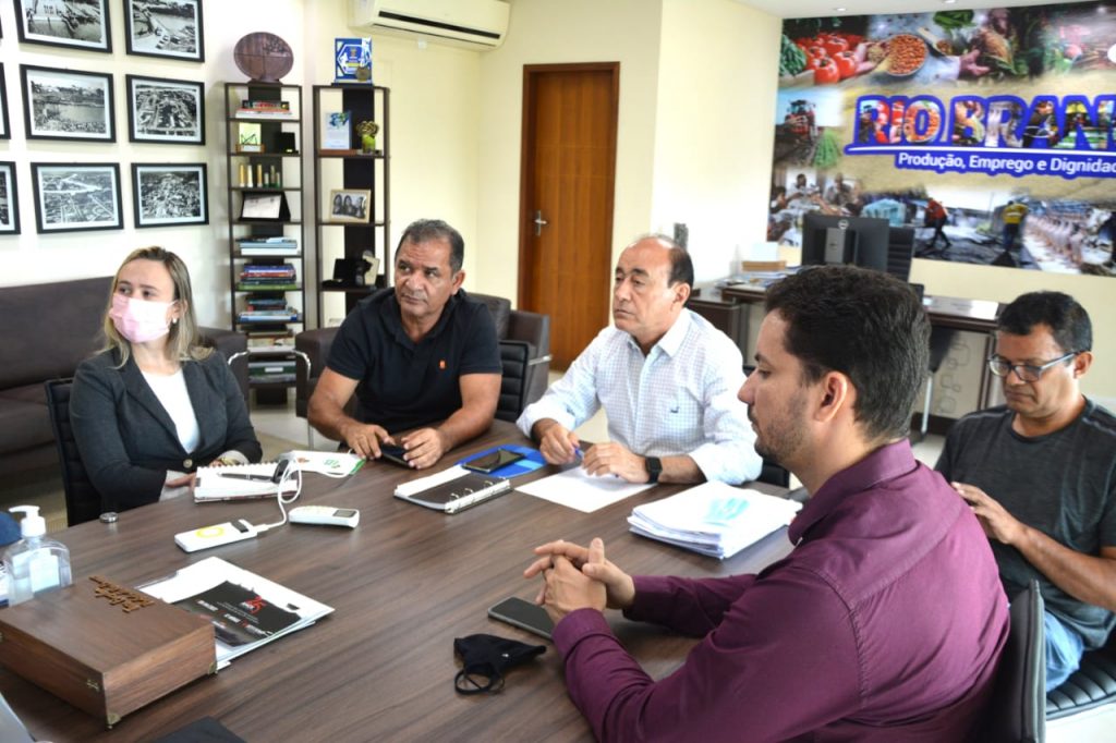 Prefeitura de Rio Branco se reúne com grupo de técnicos para buscar melhorias na pavimentação da capital 1 PRODUTO PAVIMENTACAO 12.04 9