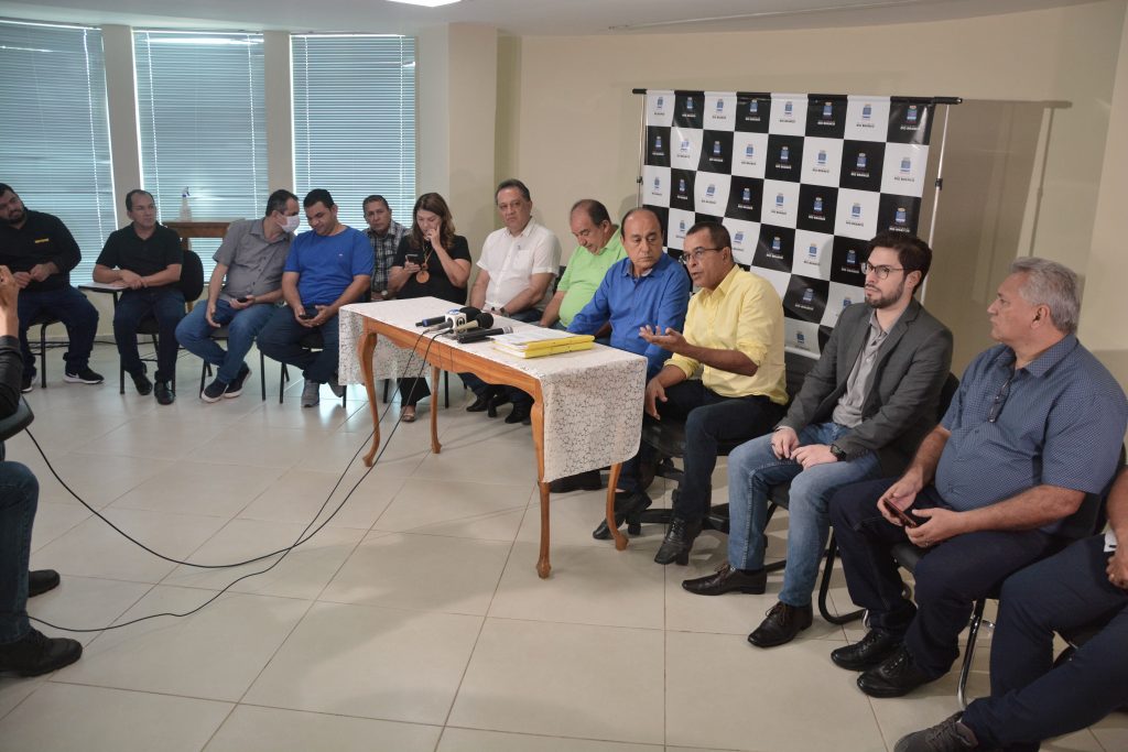 COLETIVA ONIBUS 02.05 2