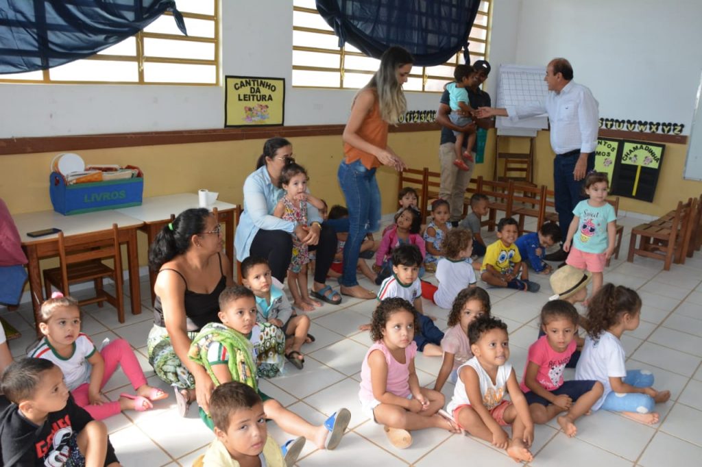 Prefeito visita creche no Mocinha Magalhães para verificar melhorias a serem feitas 6 IMG 20220506 WA0084