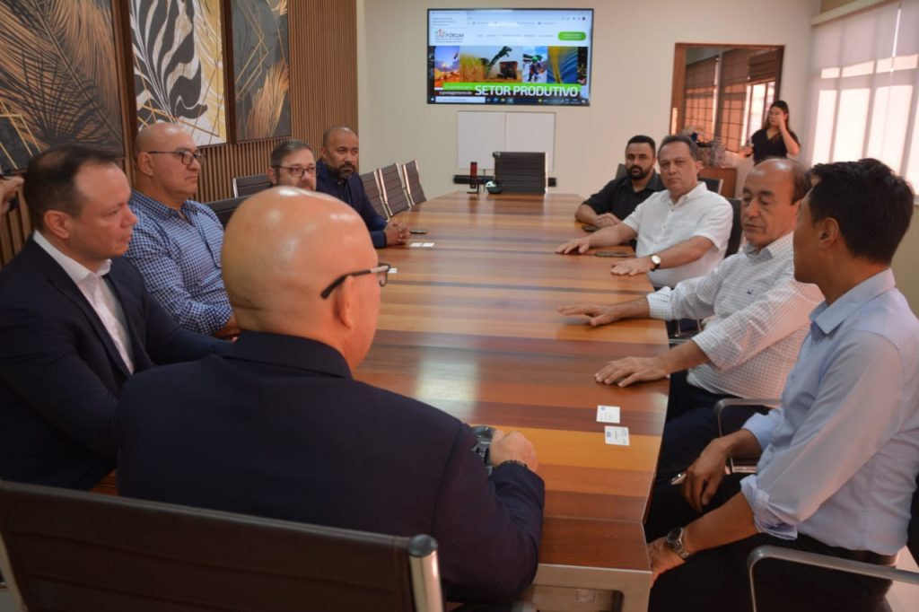 Prefeito acompanha equipe da Samsung a visita de cortesia aos diretores da Fieac 5 IMG 20220506 WA0157