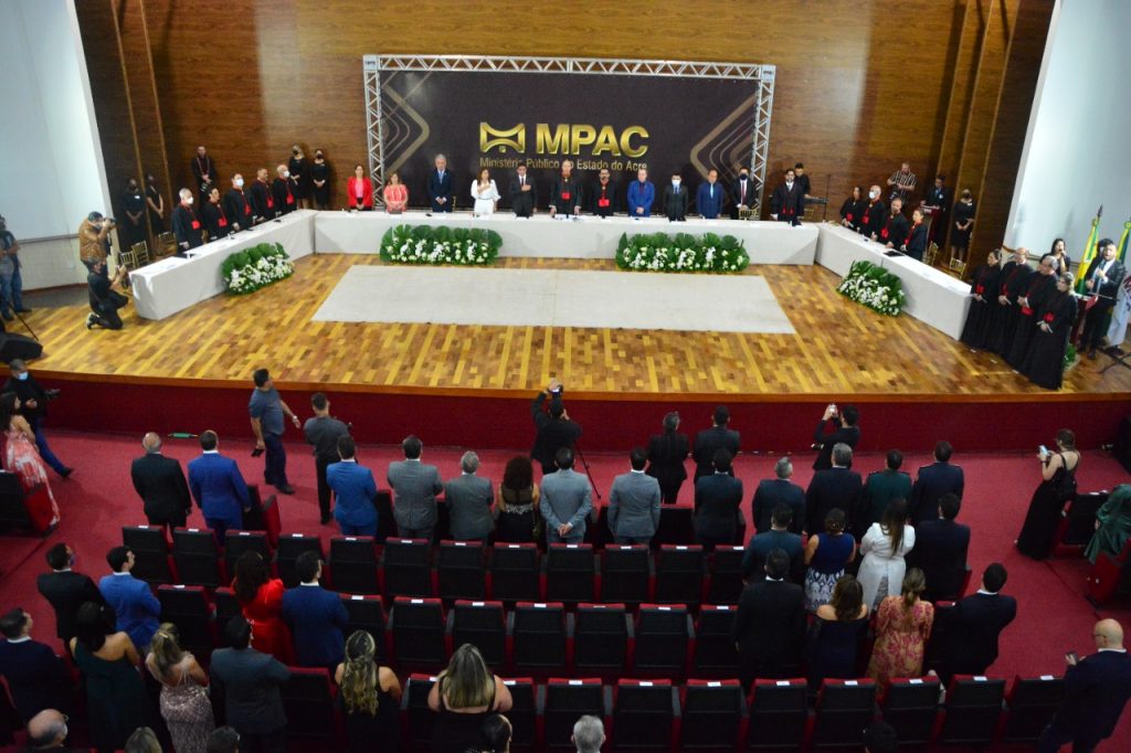 Prefeito de Rio Branco participa da posse de novos procuradores de Justiça do MPAC 4 IMG 20220507 WA0055