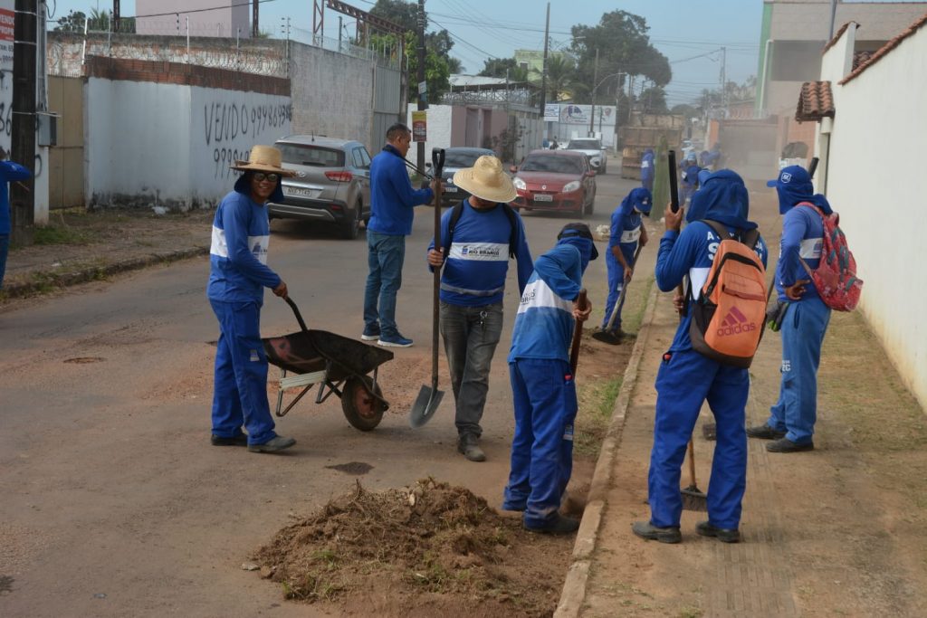 Prefeitura de Rio Branco realiza Mega Mutirão de limpeza nos bairros Santa Quitéria e Conquista 1 MUTIRAO SANTA QUITERIA CONQUISTAED 27.05 9