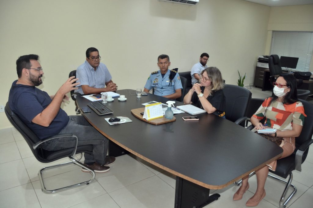 Parceria entre Estado e Prefeitura de Rio Branco pretende implantar Base de Polícia Comunitária na Cidade do Povo 8 REUNIAO CID X SEPLAGFF 25.05 3