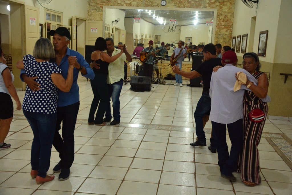 Seresta da Melhor Idade é opção de lazer às sextas-feiras nos centros culturais de Rio Branco 2 SERESTA NEME SOMBRAFF13.05 13