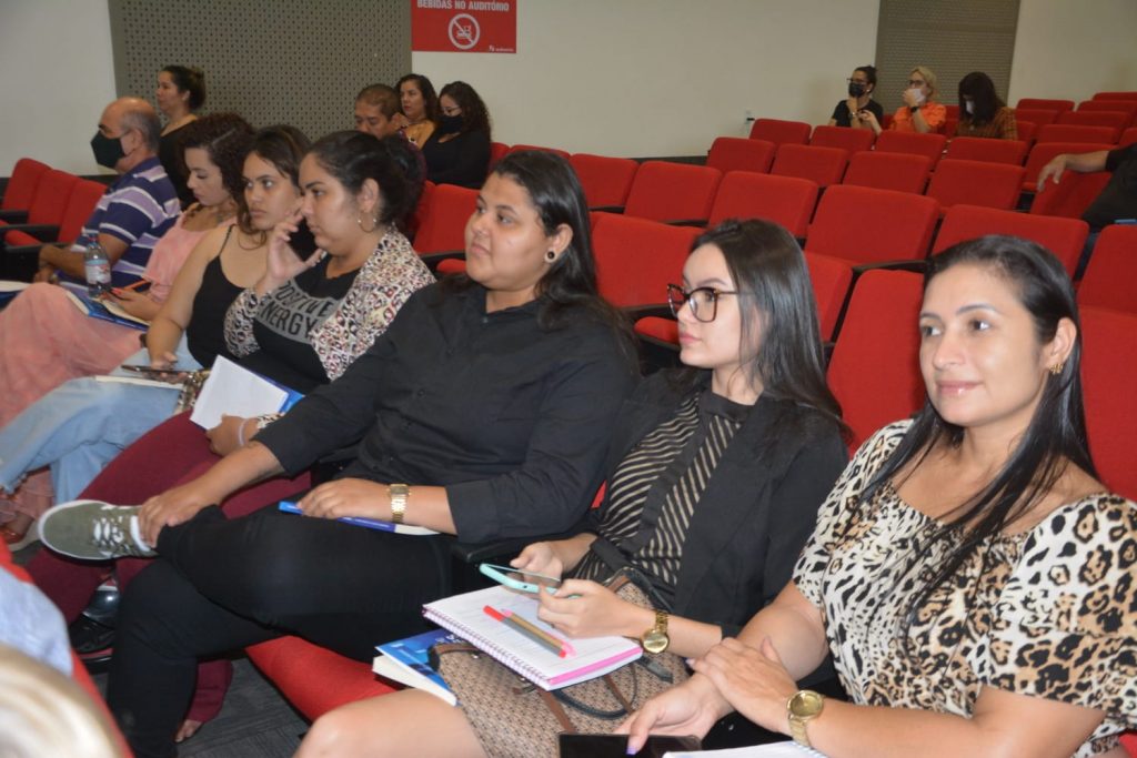 Prefeitura de Rio Branco investe na formação de quase 400 servidores do município 6 TREINAMENTO SERVIDORES ED 26.05 13