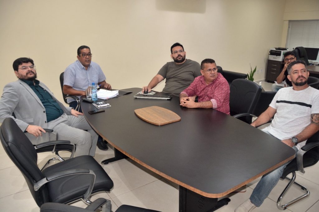 Prefeitura de Rio Branco oferece terreno para construção da sede do Sinjac 4 reuniao sinjac CID 12 5 22 ff 1