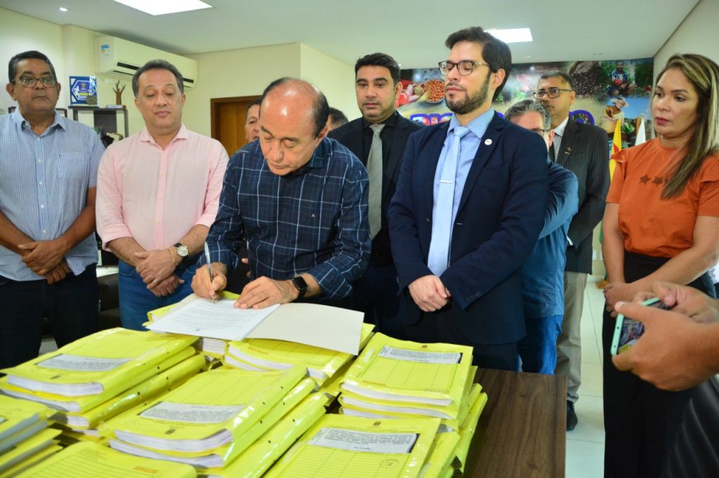 COLETIVA TRANSPORTE CADUCIDADE EMPRESAS 22 6 FF 20