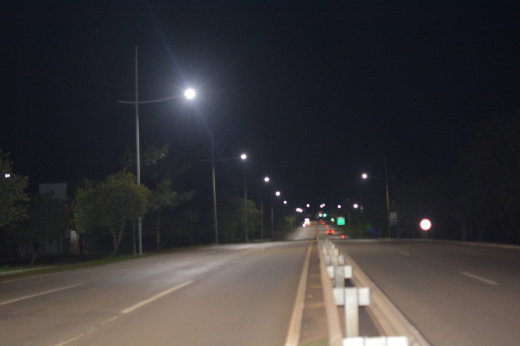 Prefeitura de Rio Branco realiza manutenção e troca de lâmpadas e condutores de fios elétricos na BR-364 sentido aeroporto 7 ILUMINACAO ESTRADA AEROPORTOED31.05 1