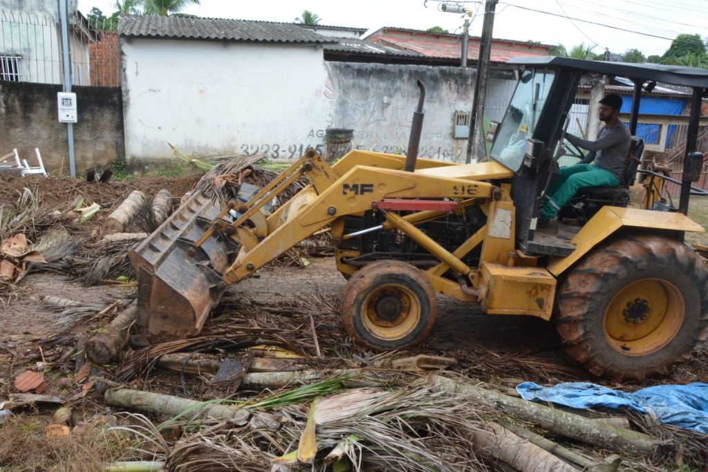 "Cidade Limpa, Povo Desenvolvido” recolhe cerca de 280 toneladas de lixo em mutirão de limpeza no bairro Vitória 2 LIMPEZA BAIRRO VITORIAED 11.06 13