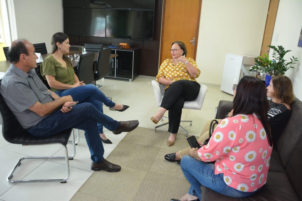 Prefeito recebe visita da deputada federal Vanda Milani para articulação de emendas destinadas ao município 1 VISTA VANDA MILANIED10.06 1