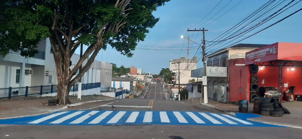 Programa de revitalização de faixas de pedestres e sinalizações das ruas continua a todo vapor no centro da cidade 9 WhatsApp Image 2022 06 09 at 12.59.05