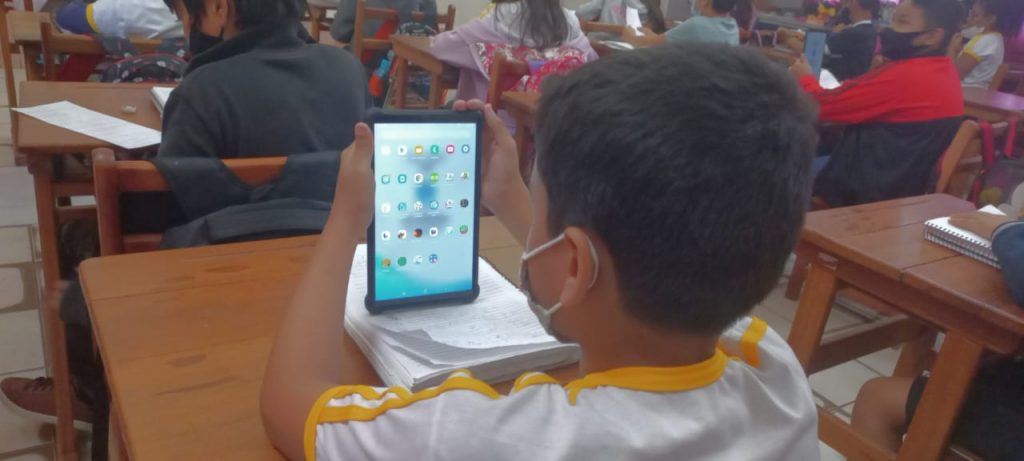 Investimento da Prefeitura de Rio Branco em tecnologia desperta interesse dos alunos no aprendizado 5 Dia do aluno Diego Dias 14