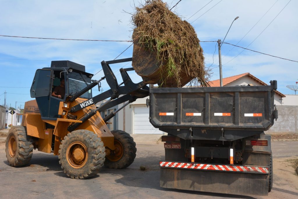 Prefeitura de Rio Branco realiza mutirão de limpeza no bairro Bom Sucesso 6 MUTIRAO BOM SUCESSOED 20.08 6