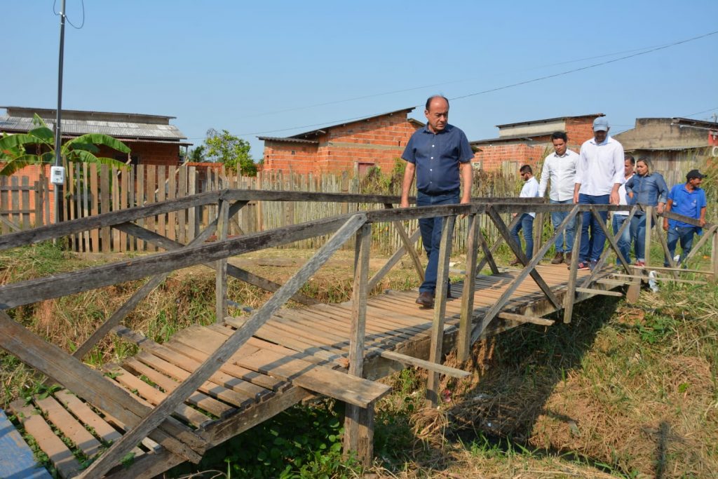 Prefeitura de Rio Branco anuncia a construção de três passarelas no bairro Alto Alegre 5 REVITALIZACAO PASSARELAS ED 23.08 12 1