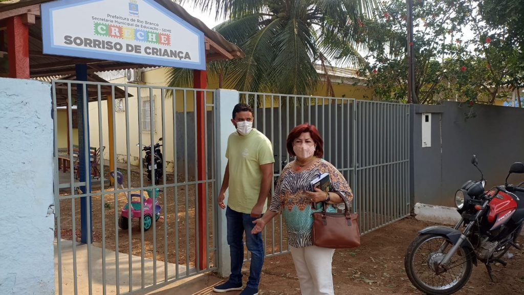 Secretária Municipal de Educação visita unidades escolares que passam por manutenção 4 VISITA ESCOLA SEME ASSECOM 29.08 2
