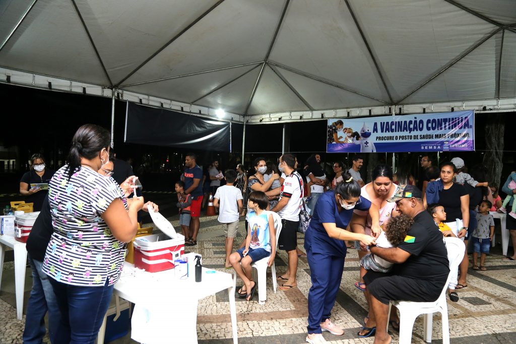 Prefeitura de Rio Branco encerra mutirão noturno na Praça da Revolução com mais 600 vacinas aplicadas 5 vacinacao foto val fernandes 17