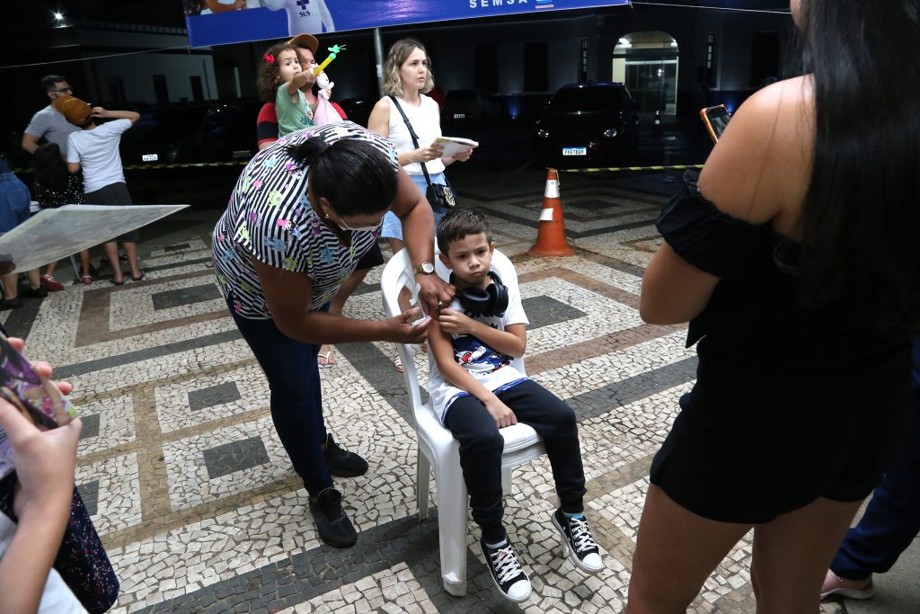 Prefeitura realizará ação vacinal noturna para crianças acima de 5 anos na Vila Betel 3 vacinacao foto val fernandes 39