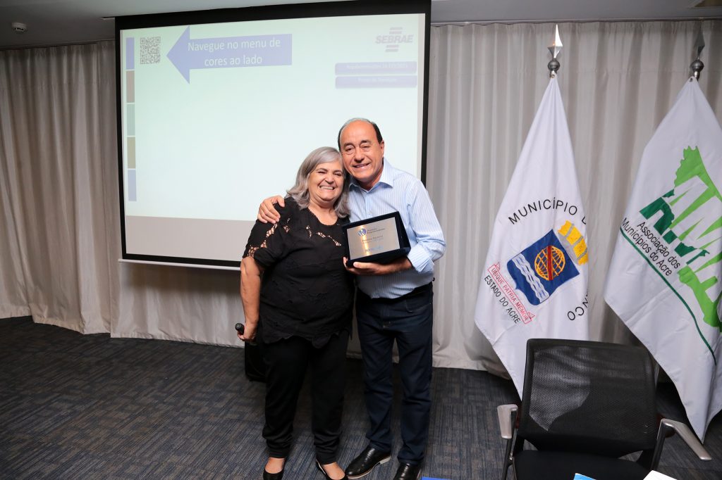Prefeito de Rio Branco recebe do Sebrae Acre placa por projeto finalista no prêmio Prefeito Empreendedor Nacional 7 programa cidade empreendedora foto val fernandes 7
