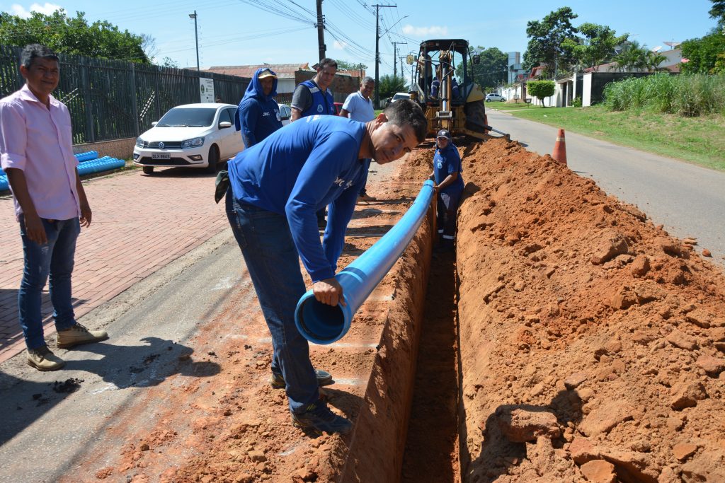 Prefeitura de Rio Branco inicia obra de canalização para levar água tratada ao residencial Iolanda 9 Agua tratada SaerbED 17