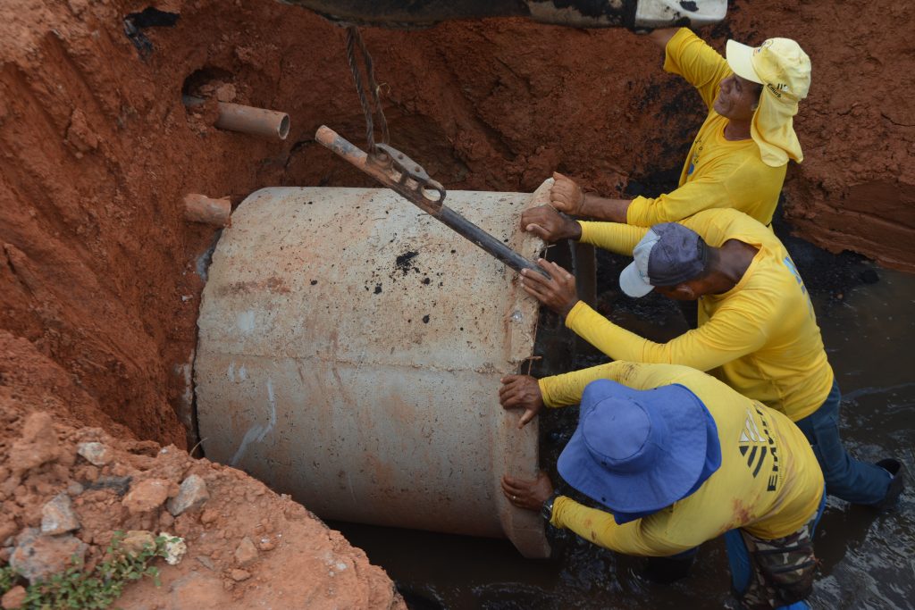 Prefeitura de Rio Branco executa obras de drenagem na Travessa da Serra no bairro Nova Esperança 9 DSC 3310