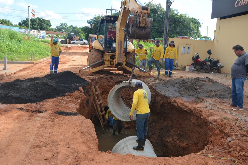 Prefeitura de Rio Branco executa obras de drenagem na Travessa da Serra no bairro Nova Esperança 8 DSC 3329