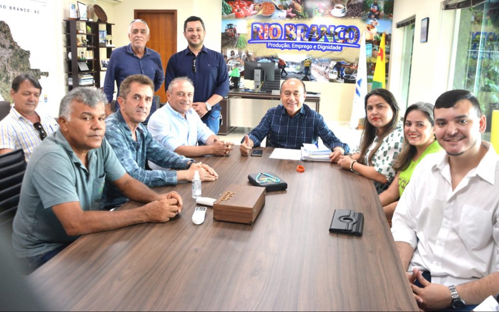 Prefeito de Rio Branco recebe Sindicato da Indústria de Produtos Alimentares do Acre e confirma parceria 9 Produtos AlimentaresED 4 e1670509713833