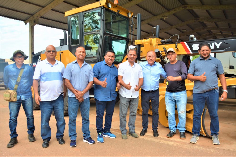 Prefeito de Rio Branco visita usina de asfalto da Emurb para agradecer aos funcionários pelo empenho em 2022 17 Usina asfalto emurb ED 13 scaled e1672326681359