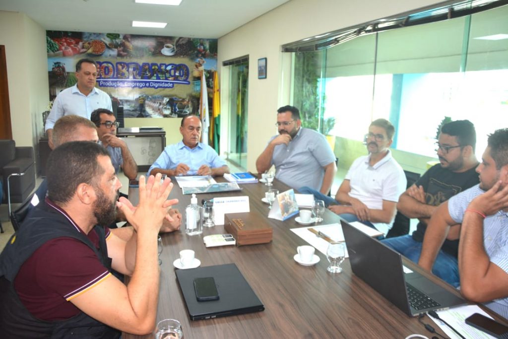 Prefeito de Rio Branco e Seinfra se reúnem para alinhamento de programas habitacionais e Cidade da Criança 1 f88d83f2 e17f 4b96 ad87 e02f2071aabb