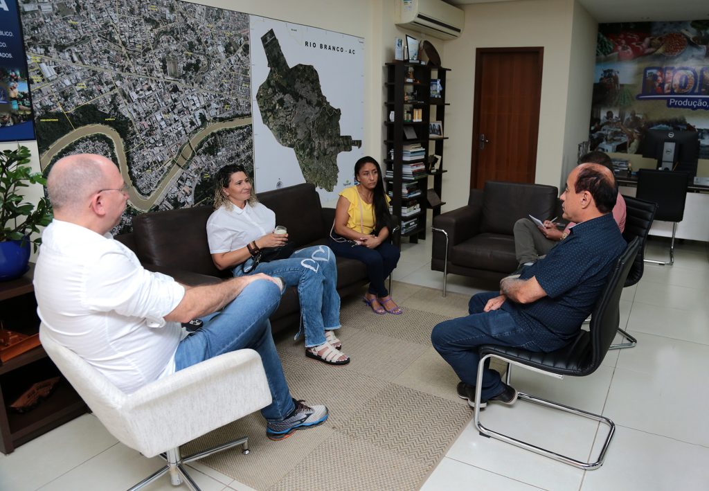 Prefeito de Rio Branco apoia administrações diretas na construção de novas creches na cidade 2 reuniao 1 foto val fernandes