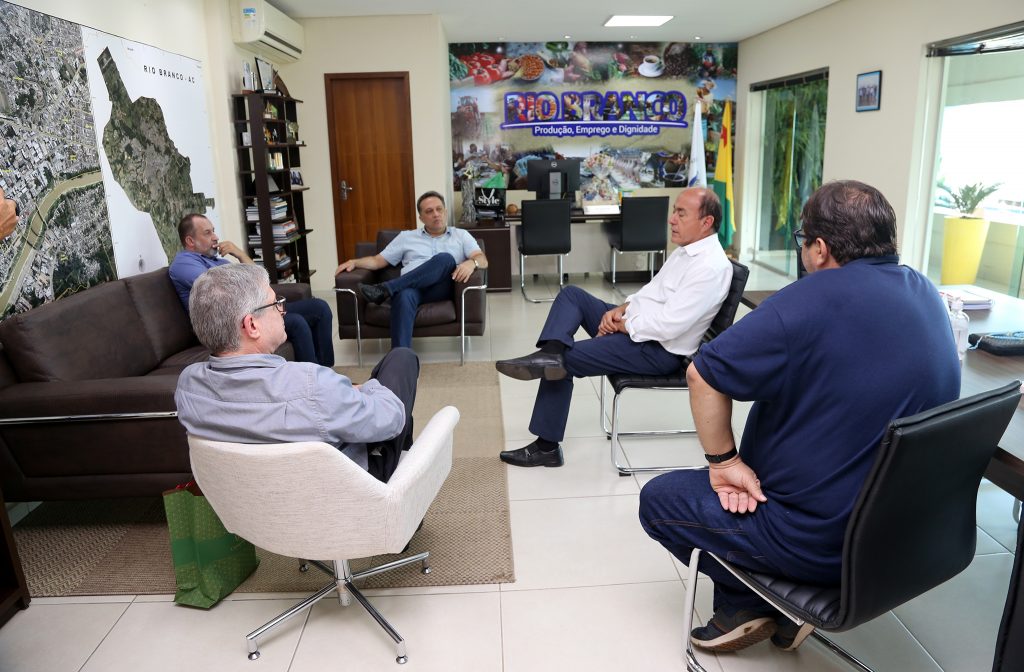 Prefeito recebe visita de cortesia dos diretores da Rede Amazônica Acre/Rondônia 4 visita helio diretor geral da rede amazonica foto val fernandes 2