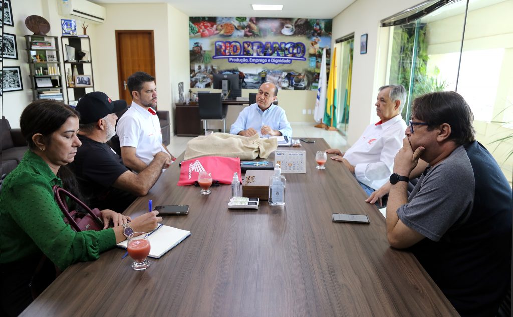 Prefeito de Rio Branco recebe visita de cortesia do Grupo Star e de representante da Honda RedRider 7 visita prefeito foto val fernandes 8