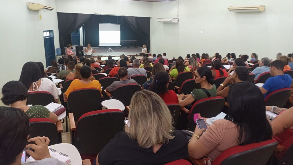 Prefeitura realiza primeira reunião do ano com diretores das escolas municipais 8 WhatsApp Image 2023 01 13 at 15.35.28 1