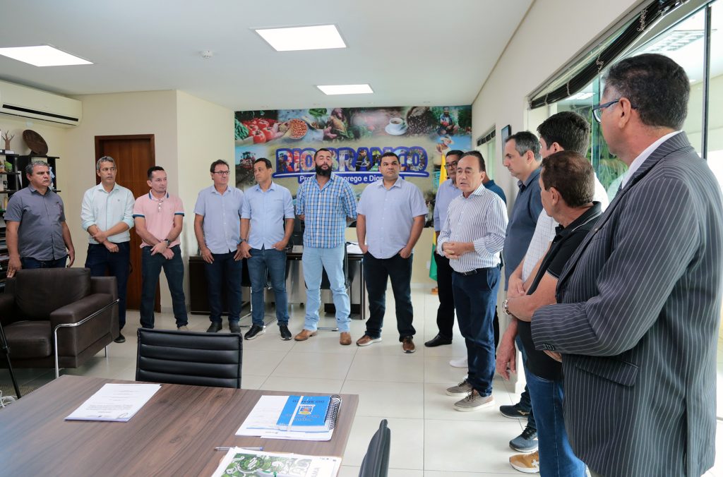 assinatura ordem de servico do predio da camara foto 1