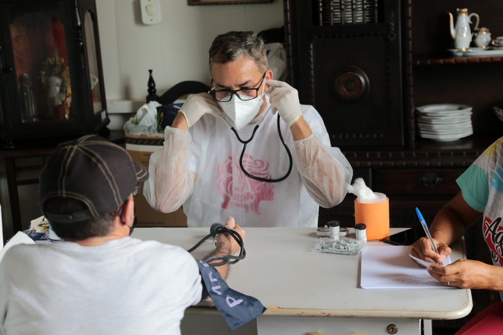 Prefeitura de Rio Branco divulga início das inscrições para o Programa Mais Médicos; serão 32 vagas para a capital 1 atendimento medico nenem sombra foto val fernandes 6