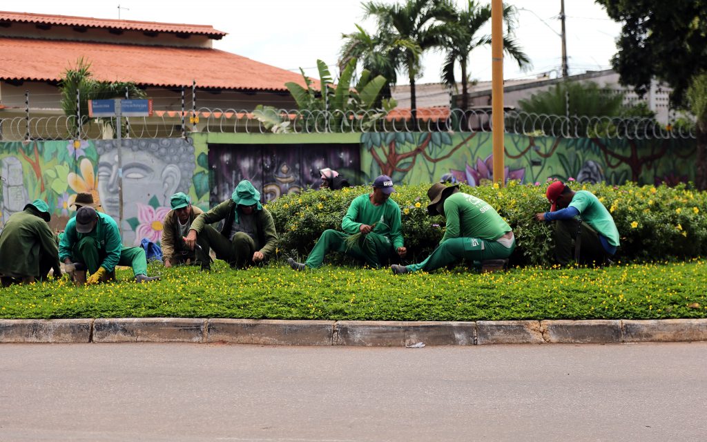 Prefeitura de Rio Branco continua com a implantação de mais jardins para melhorar a paisagem da capital 1 rotatoria horto florestal foto val fernandes 6