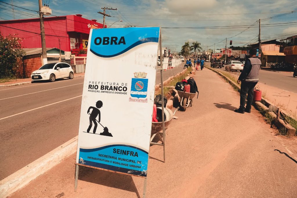 Obra de revitalização da ciclovia da via Chico Mendes tem continuidade nesta segunda-feira 3 Revitalizacao ciclovia Val Fernandes 2