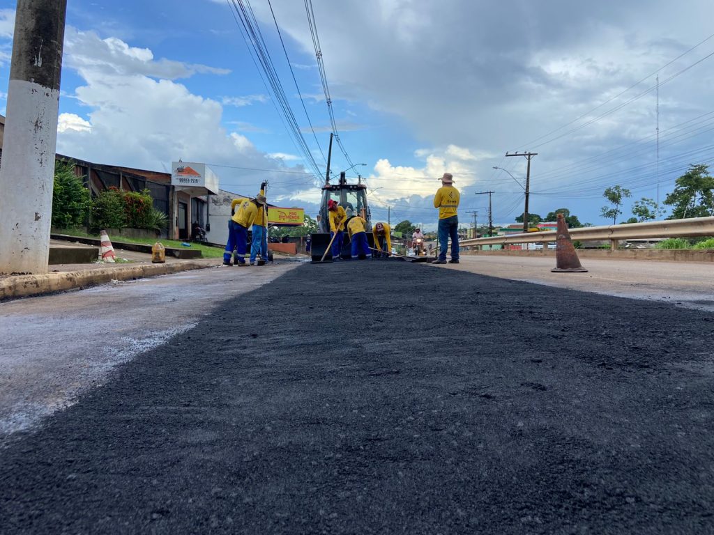 Estrada das Placas recebe serviço de fresagem e pavimentação da Empresa Municipal de Urbanização 7 Tapa buraco Placas Assecom 7