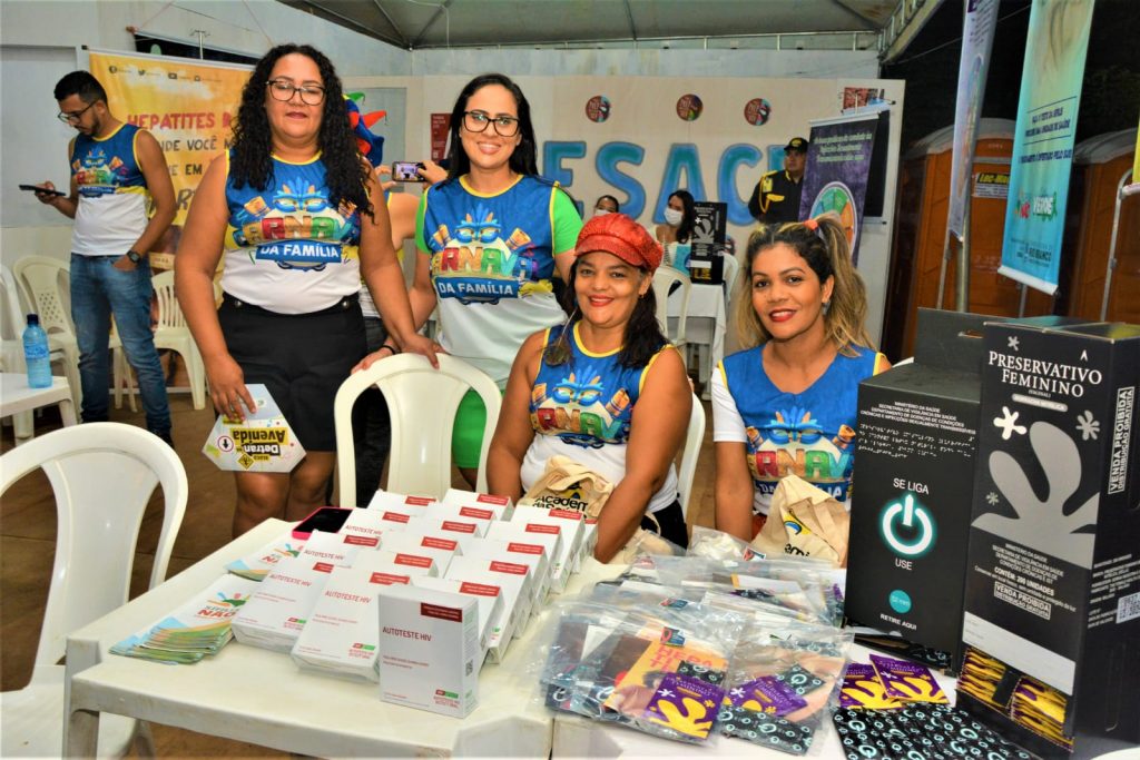 Semsa e Sesacre orientam foliões e entregam testes de HIV durante o Carnaval da Família 2023 4 WhatsApp Image 2023 02 20 at 21.12.27