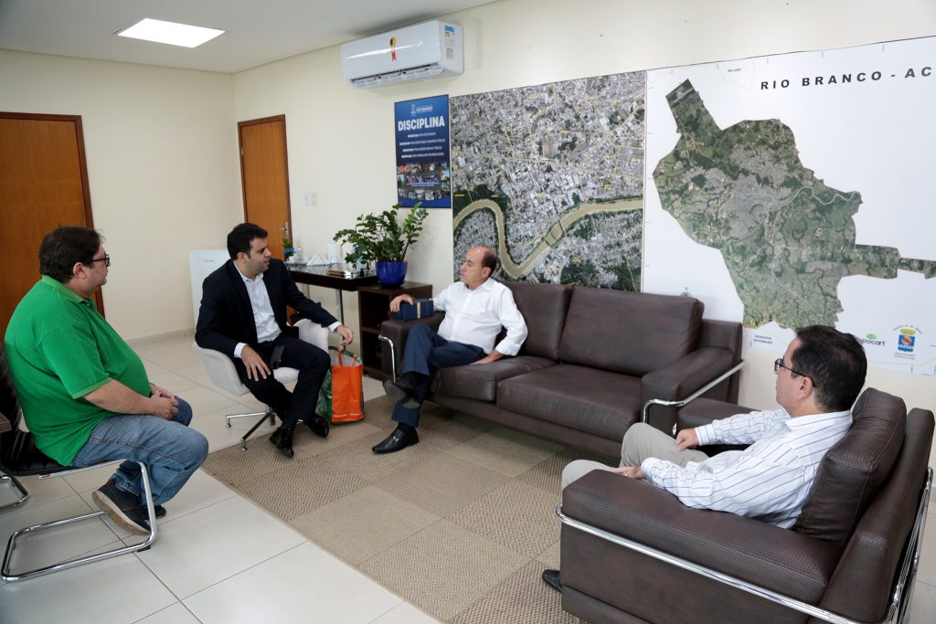 Prefeito recebe visita de diretores do Grupo Norte, emissora afiliada ao SBT 9 diego trajano e manoel junior visita ao foto val fernandes 1