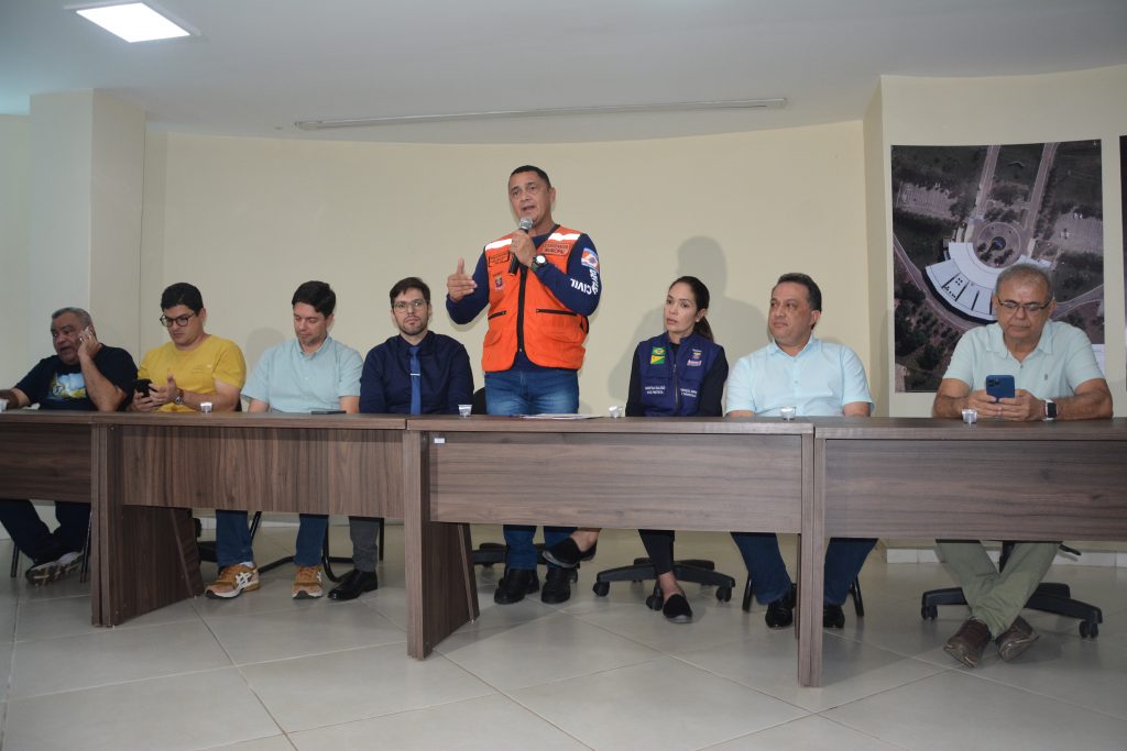 Prefeitura de Rio Branco assina decretos que colocam a capital em situação de emergência 3 Decreto ED 7