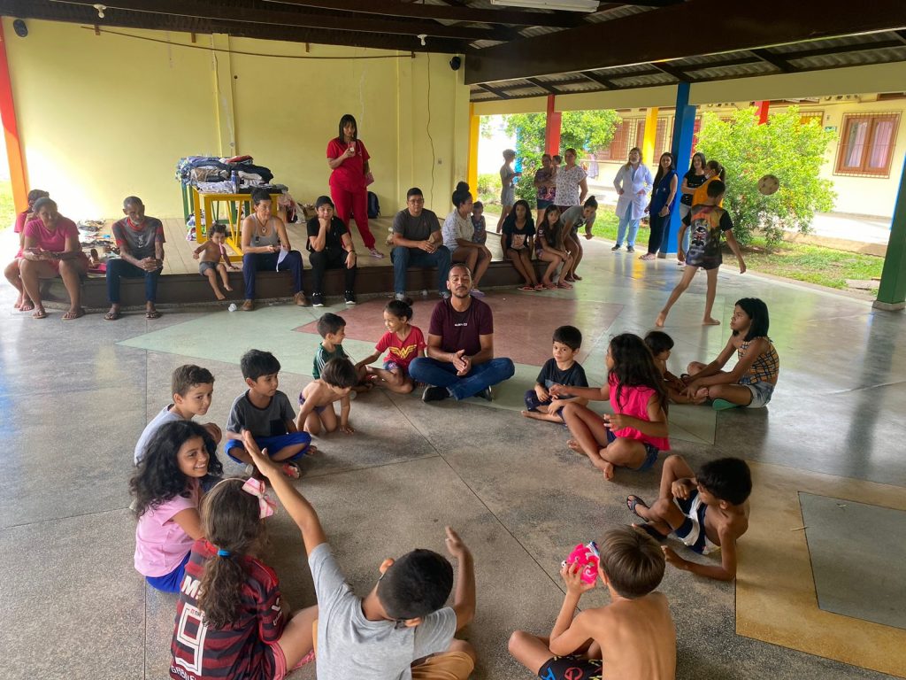 Equipes de educação ambiental ajudam a entreter crianças com brincadeiras lúdicas nos abrigos 3 Equipes de educacao ambiental ajudam a entreter criancas com brincadeiras ludicas nos abrigos 3